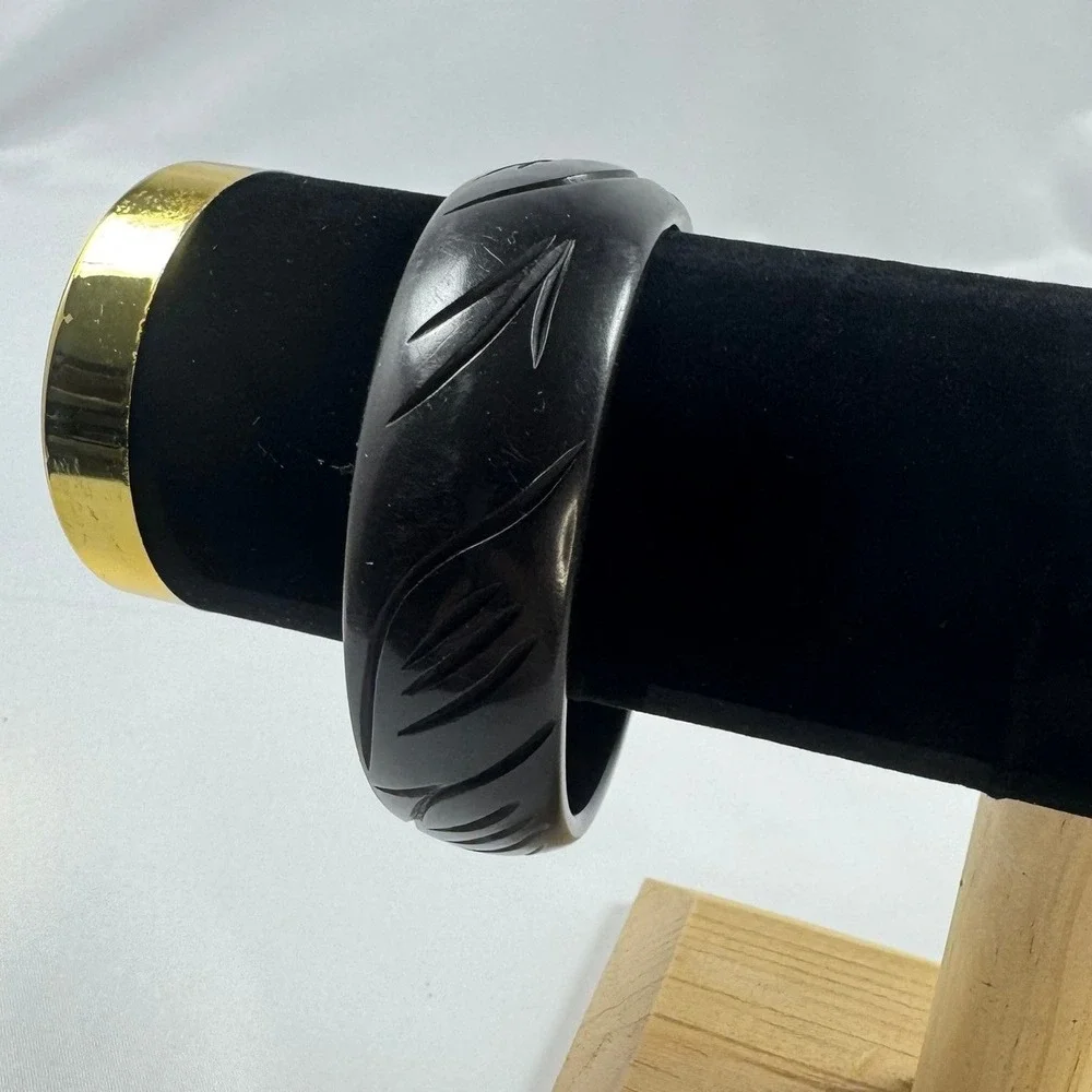 Vintage Black Carved Leaf Bakelite Bangle Bracelet Chunky Statement 7.75